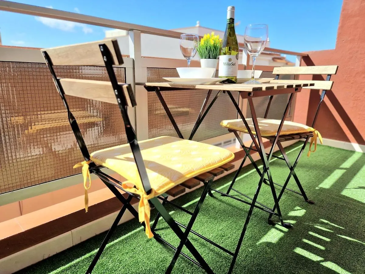 Habitacion Privada En Apartamento Moderno Compartido Cerca De La Playa Y Aeropuerto Hotel San Isidro  Spain