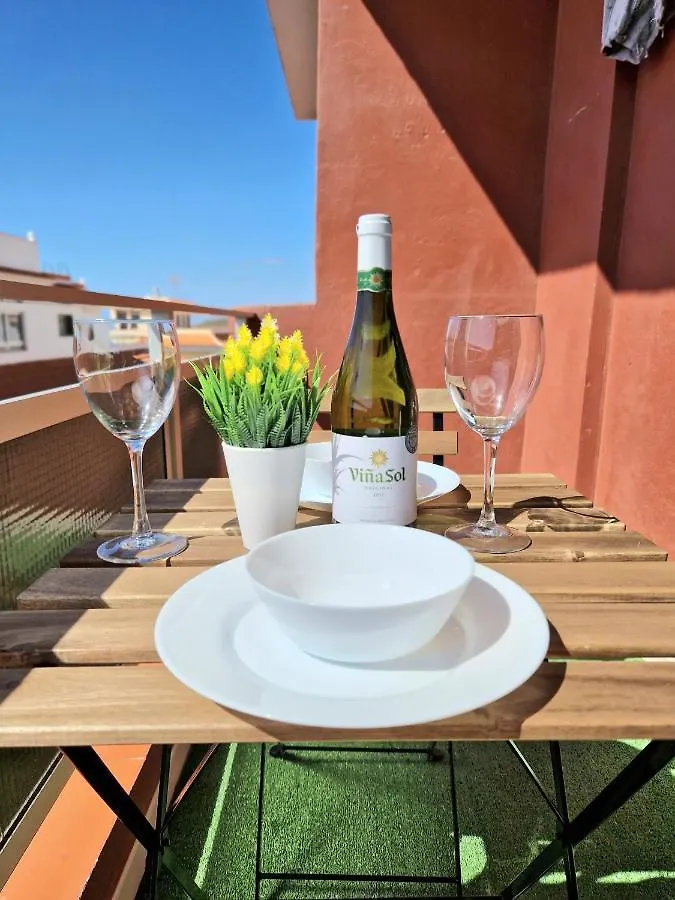 Habitacion Privada En Apartamento Moderno Compartido Cerca De La Playa Y Aeropuerto Hotel San Isidro  Vendégház