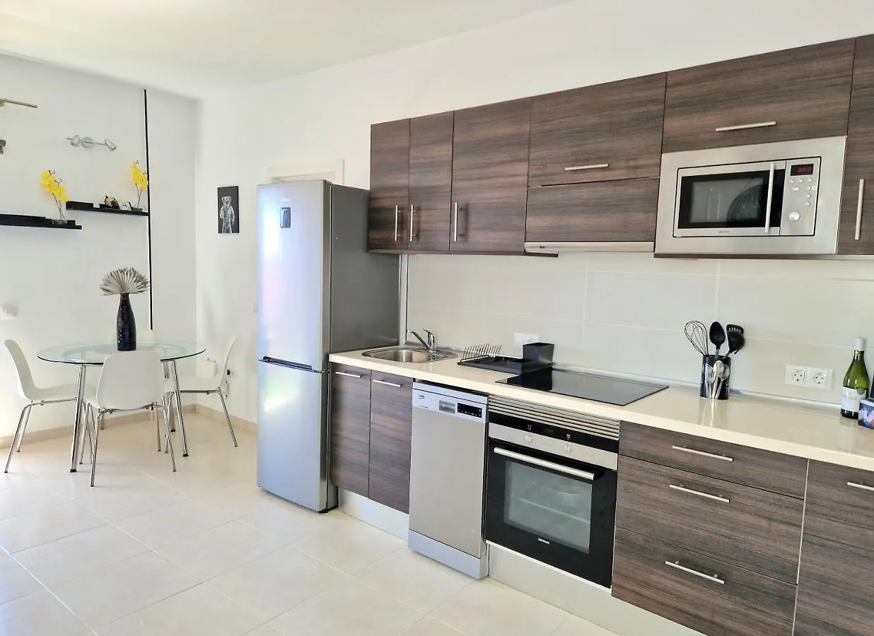 Habitacion Privada En Apartamento Moderno Compartido Cerca De La Playa Y Aeropuerto Hotel San Isidro  Vendégház San Isidro (Tenerife)
